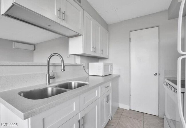 Foto del edificio - 239 W Cleveland Ave