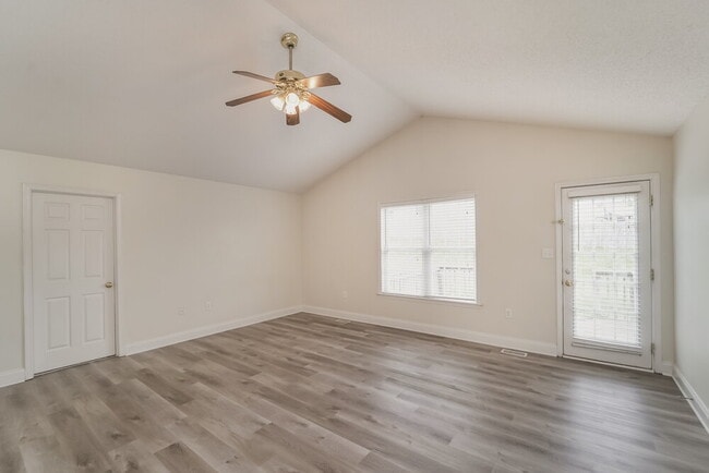 Foto del edificio - 4512 Carol Ct