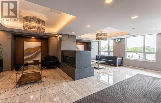 Building Photo - 5055 Greenlane