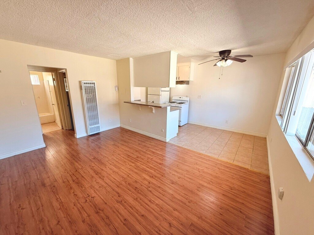 Foto principal - 1727 4th Ave