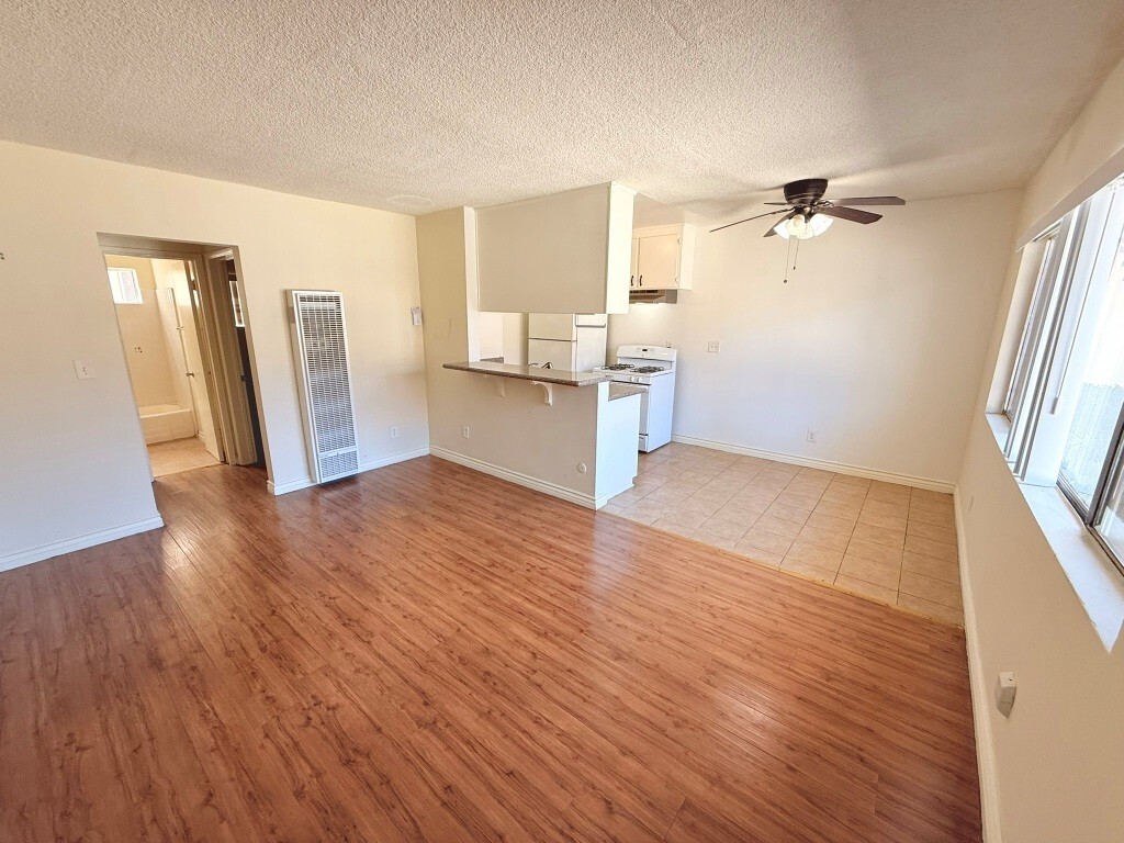 Primary Photo - 1727 4th Ave
