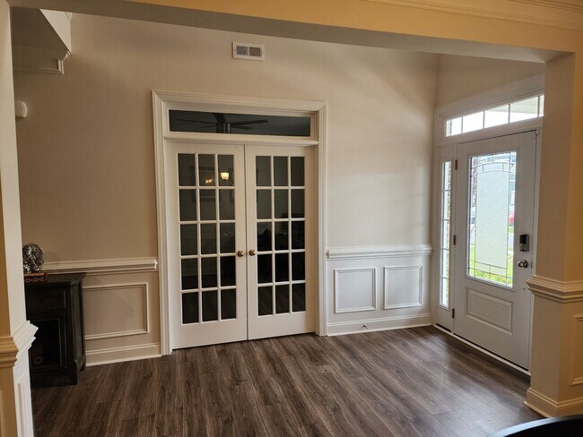 Foto del edificio - Like New Single Family Home minutes from B...