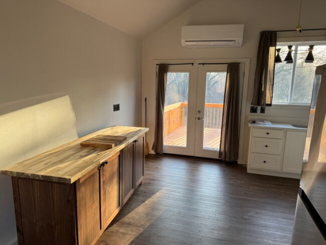 Foto del edificio - 11902 Doc Hall Rd