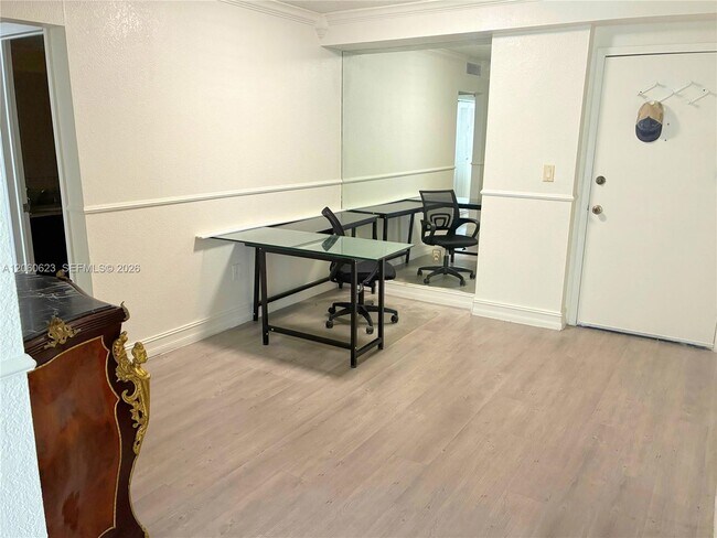 Foto del edificio - 12500 NE 15th Ave