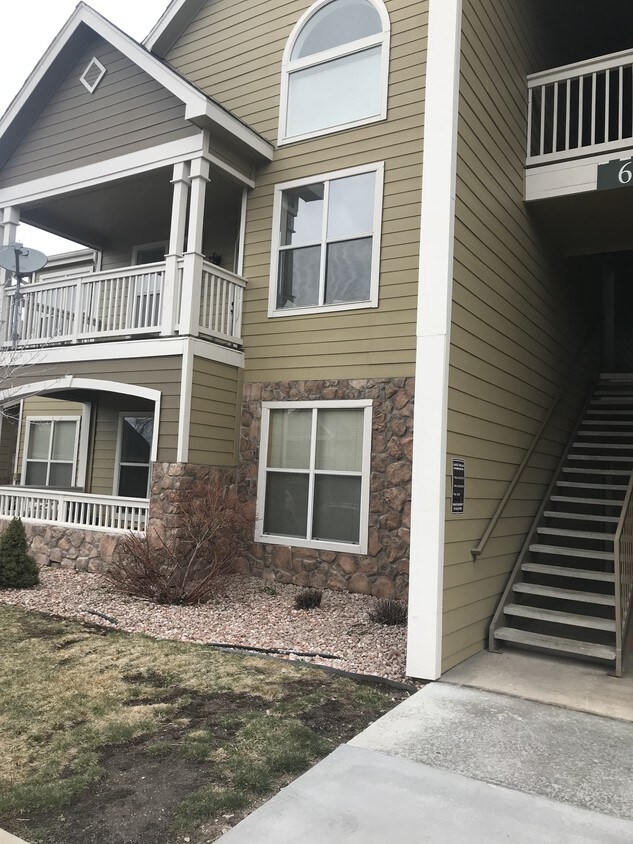 Primary Photo - 6021 Castlegate Dr W
