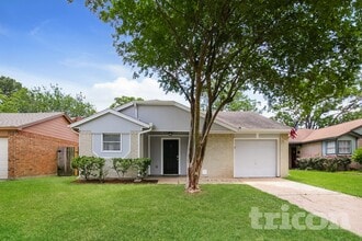 Building Photo - 13175 Pebblewalk Cir S