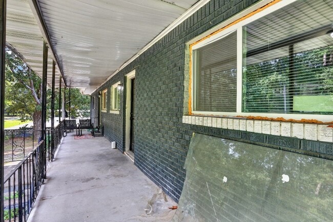 Foto del edificio - 609 Allen Dr