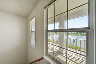 Building Photo - 6146 Settlers Lake Cir W