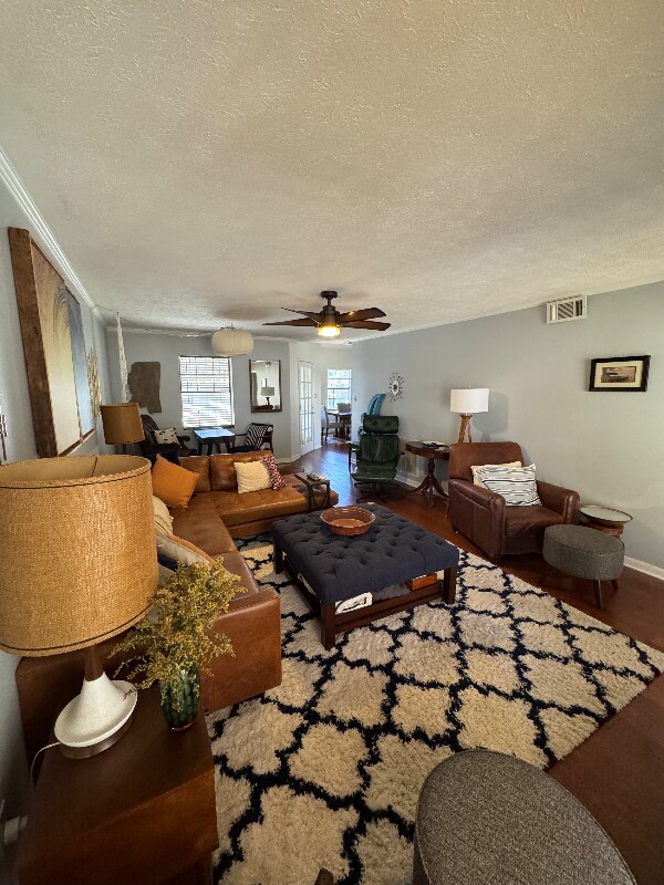 Foto del edificio - 128 Cedar Ln