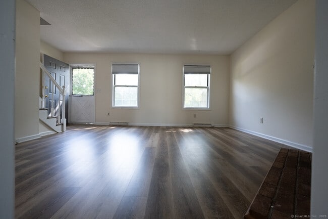 Foto del edificio - 183 Austin Ryer Ln
