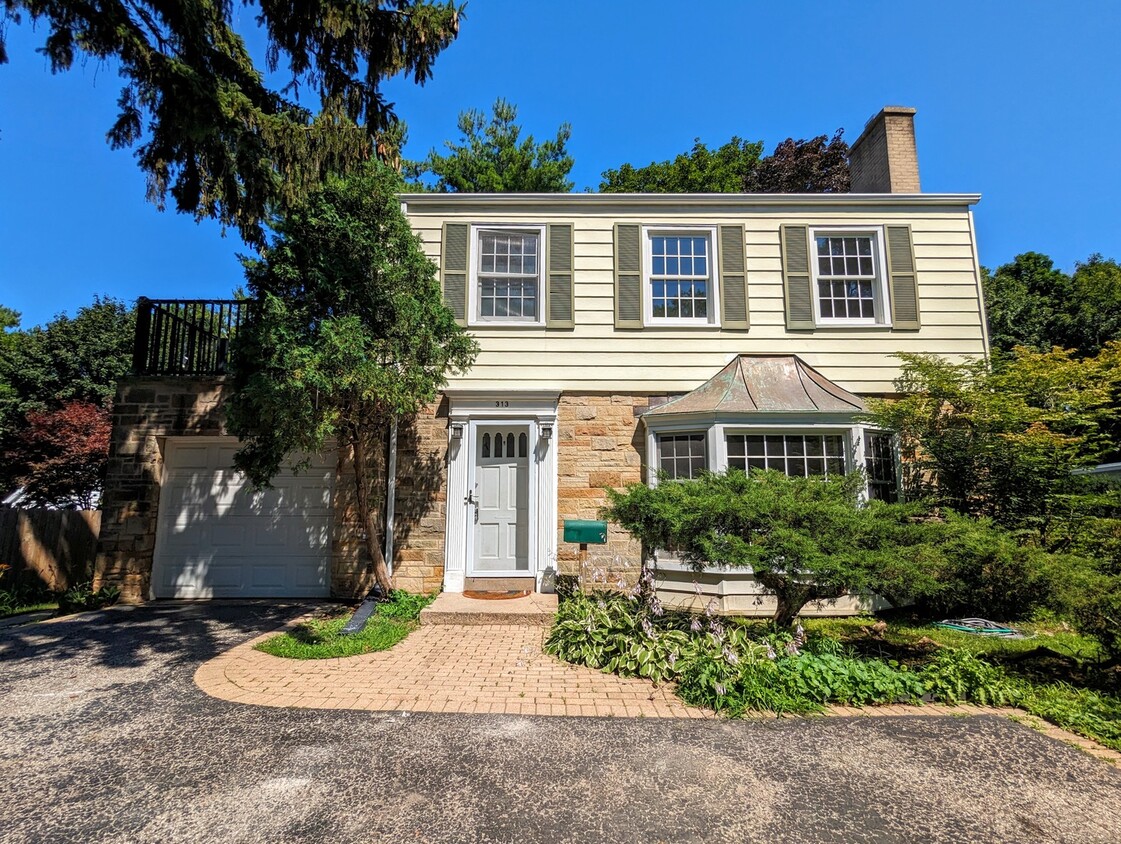 Primary Photo - 313 Ridge Rd