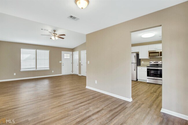 Building Photo - 6520 Emerald Pointe Cir