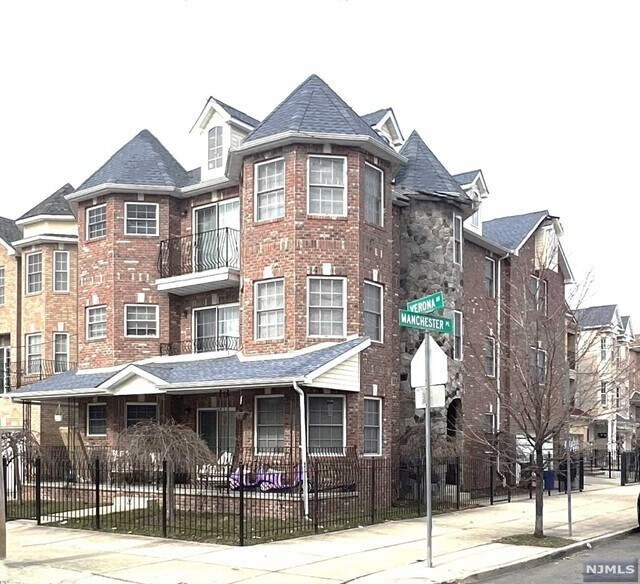 Building Photo - 351-353-353 Verona Ave