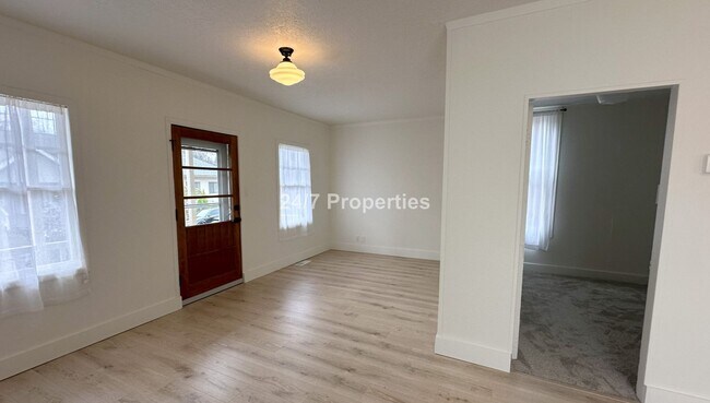 Building Photo - Quintessential Portland Living: Renovated ...