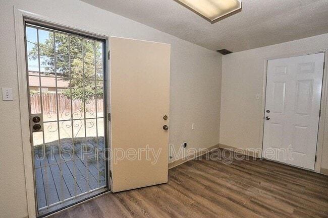 Foto del edificio - 3331 41st St