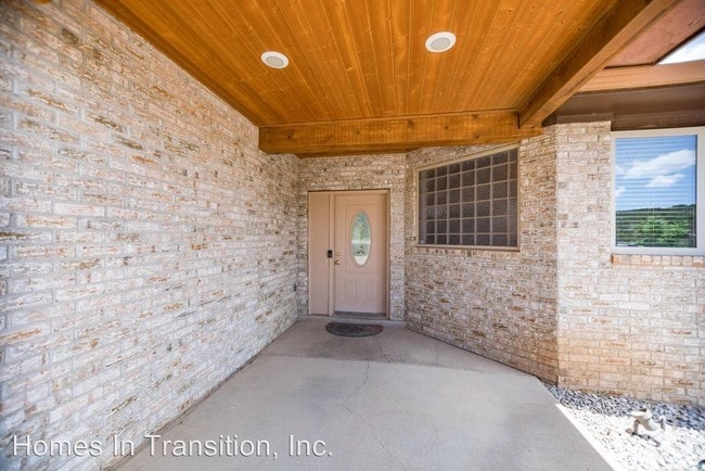Building Photo - 3 Palomino Ct