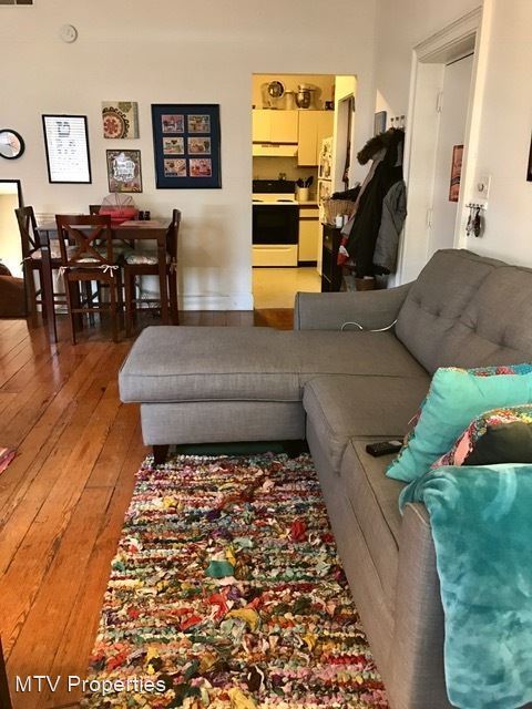 Primary Photo - 10 E Chase St