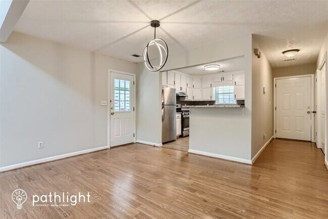 Building Photo - 132 S Oak, Stockbridge, GA, 30281