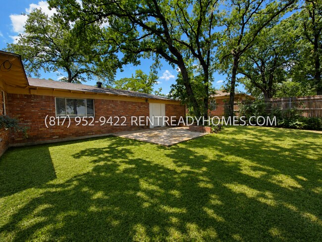Foto del edificio - 6237 Warrington Pl