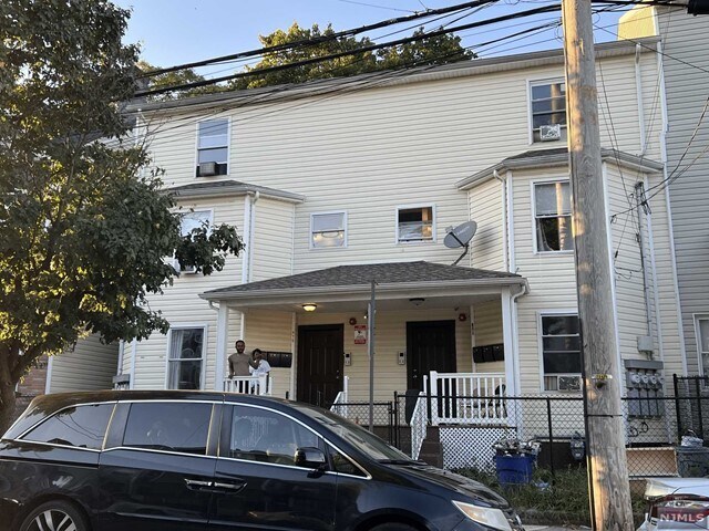 Primary Photo - 477 Ellison St
