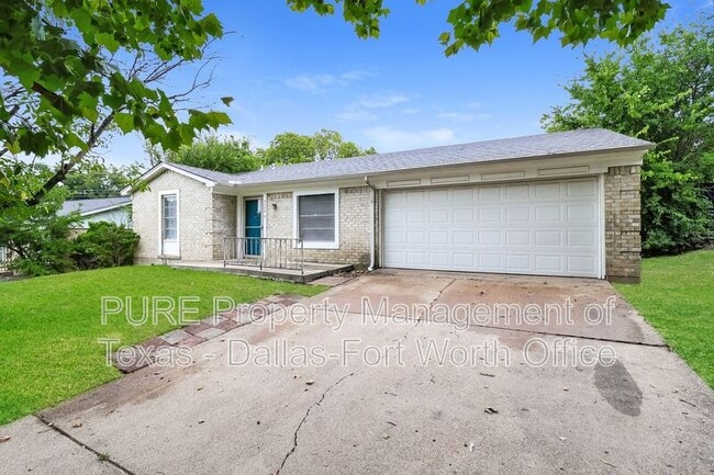 Building Photo - 4256 Ambrose Dr