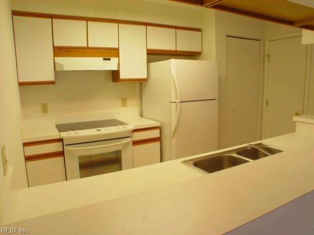 Building Photo - 400 Bracknell Arch