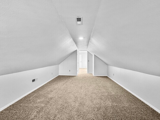 Foto del edificio - 2422 Ripple Creek Ln