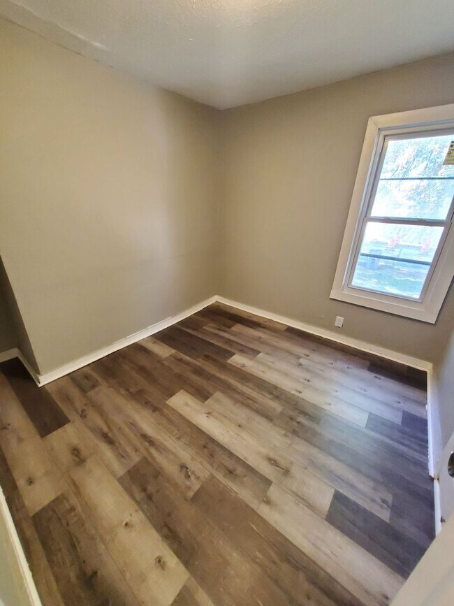 Foto del edificio - 330 W Concordia Ave