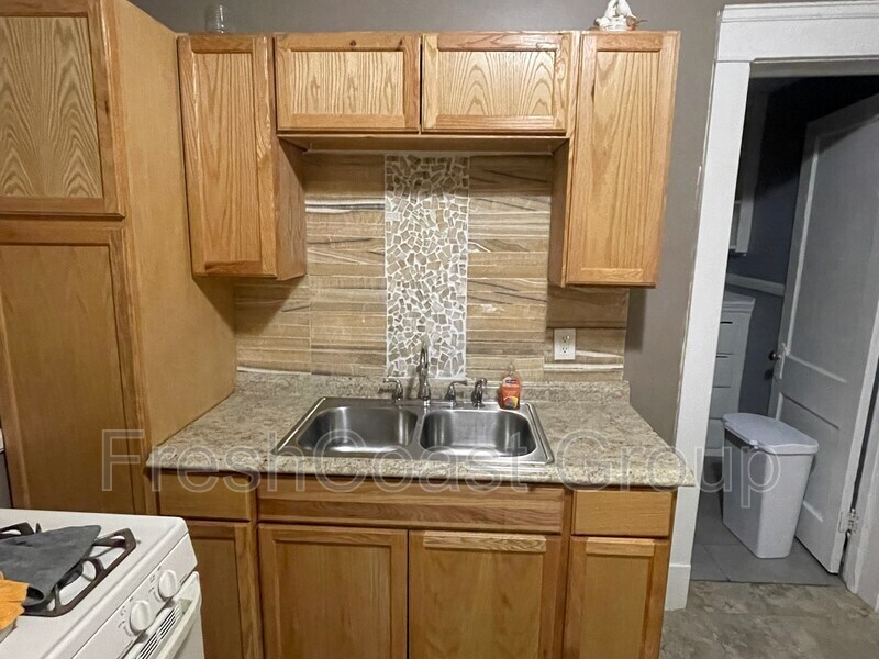 11705 Hamlen Ave Cleveland, OH 44120 – photo 3