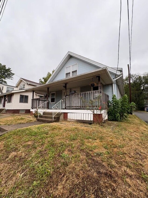 Foto principal - 803 21st St NW