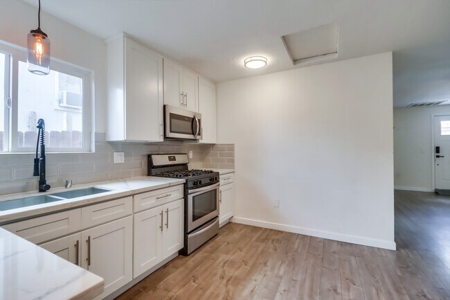 Foto del edificio - 3080 Island Ave