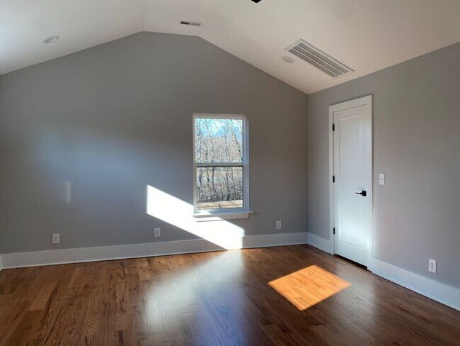 Building Photo - Newer Contruction - 3 Bed 3.5 Bath 3 Stories!