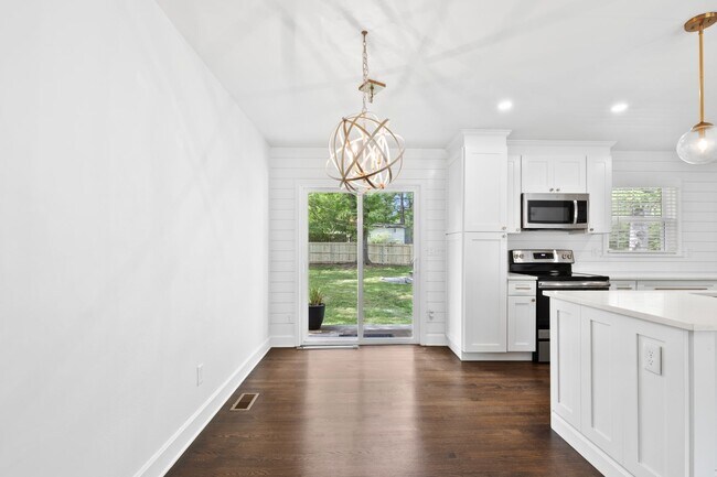 Building Photo - Discover Tranquil Luxury: Your 4 Beds| 3 B...