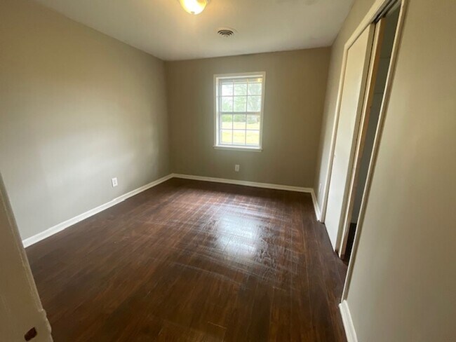 Foto del edificio - Renovated 3 Bedroom 2 Bath Home for Rent with 2 Car Garage!