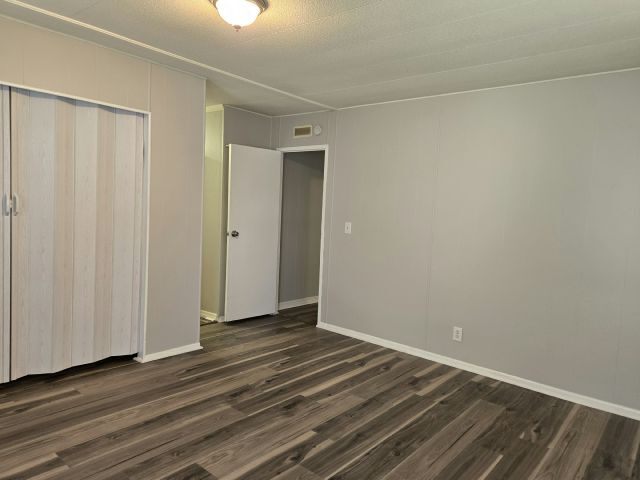 Foto del edificio - 311 49th Ave Terrace W