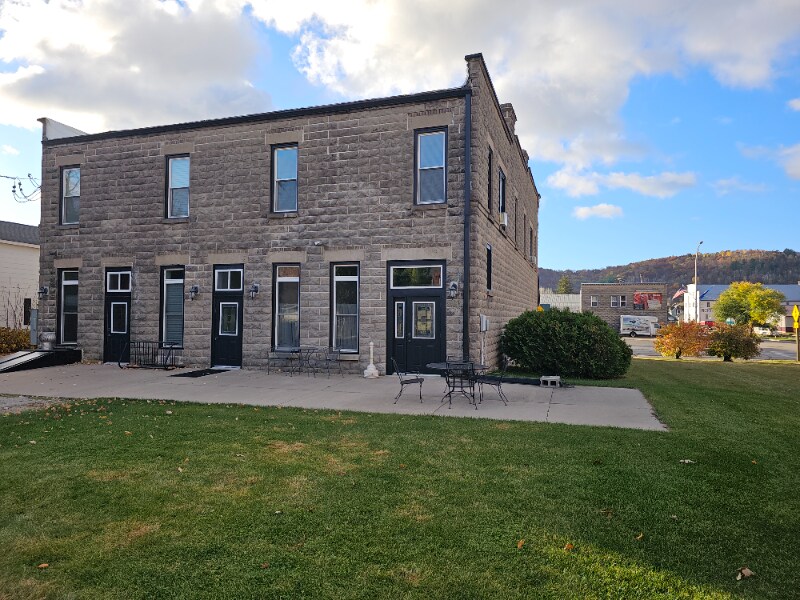 Primary Photo - 209 Central Ave