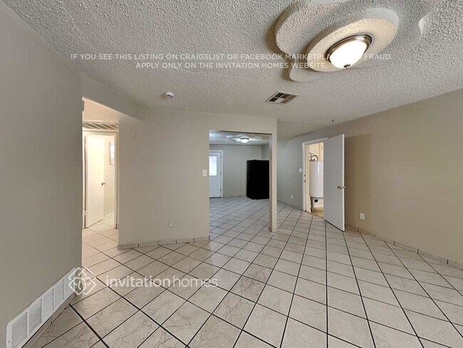 Foto del edificio - 4651 N 79th Dr