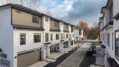 Building Photo - 4633 N Iota Ln