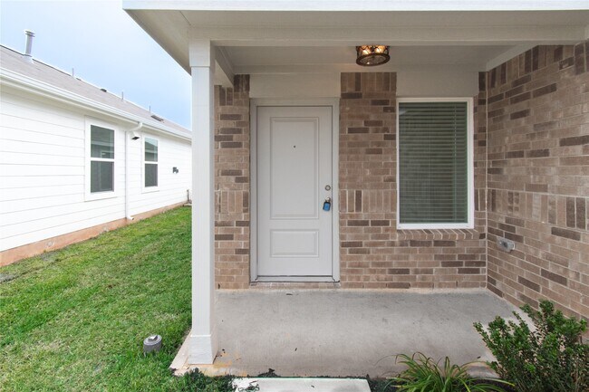 Foto del edificio - 31432 Moore Rd