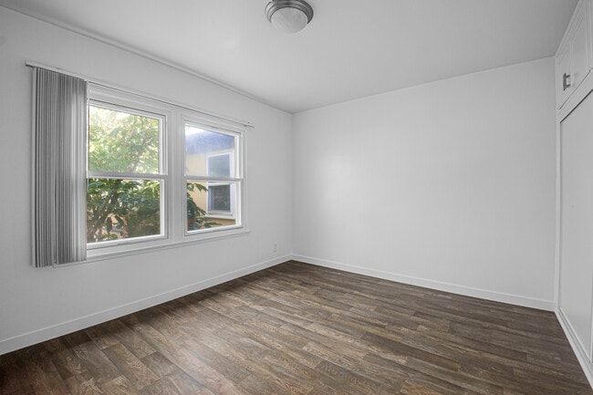 Foto del edificio - 5871.5 W 88th St