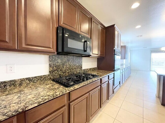 Foto del edificio - 6119 Andover Wood Rd