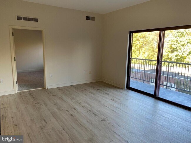 Foto del edificio - 3750 Main St