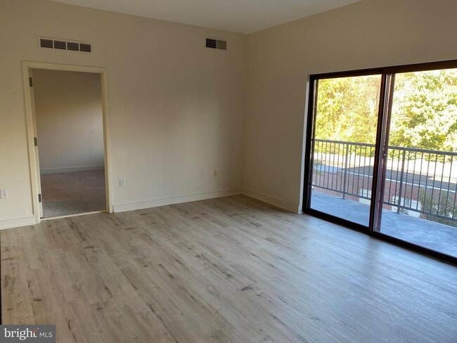 Building Photo - 3750 Main St