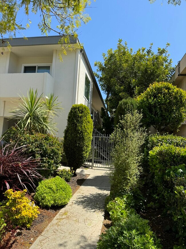 Entrada principal - 4032 Inglewood Blvd