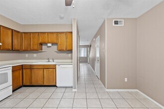 Building Photo - 2521 Crosstimbers Dr