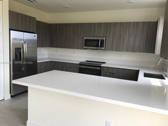 Foto del edificio - 8102 NW 105th Ct