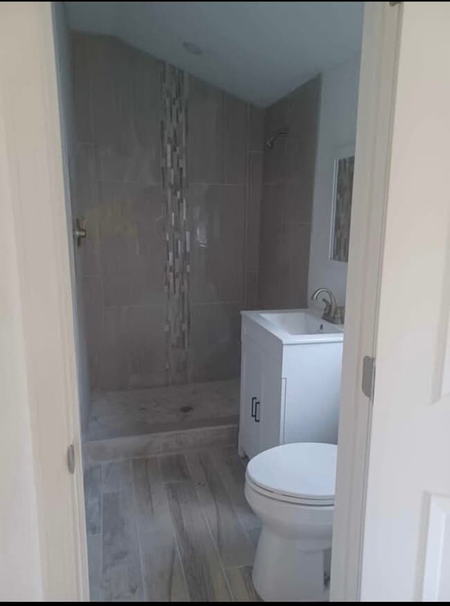Bathroom - 14 Palm Blvd