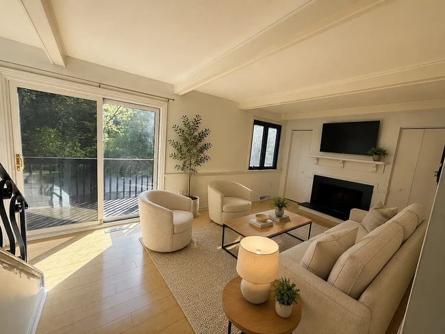 Family Room - 2816 Bingham Dr