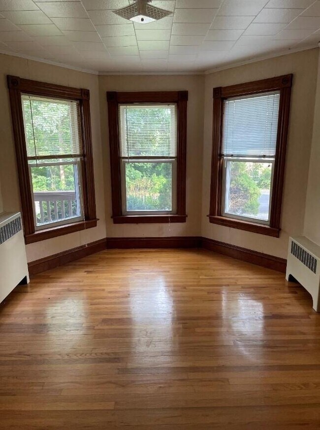 17 Leland Ave Unit A, North Grafton, MA 01536 Apartments in North