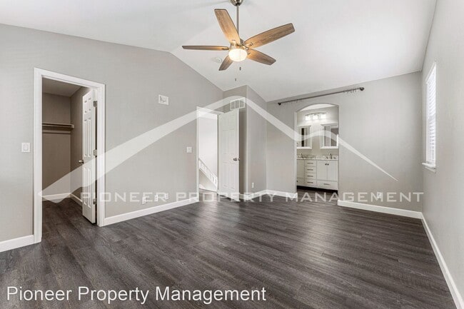 Building Photo - 3 br, 2.5 bath House - 2649 Fernwood Pl